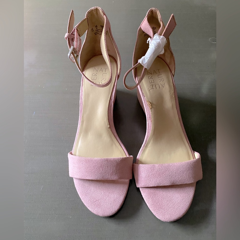 Women’s Naturalizer Lilian small wedge shoes